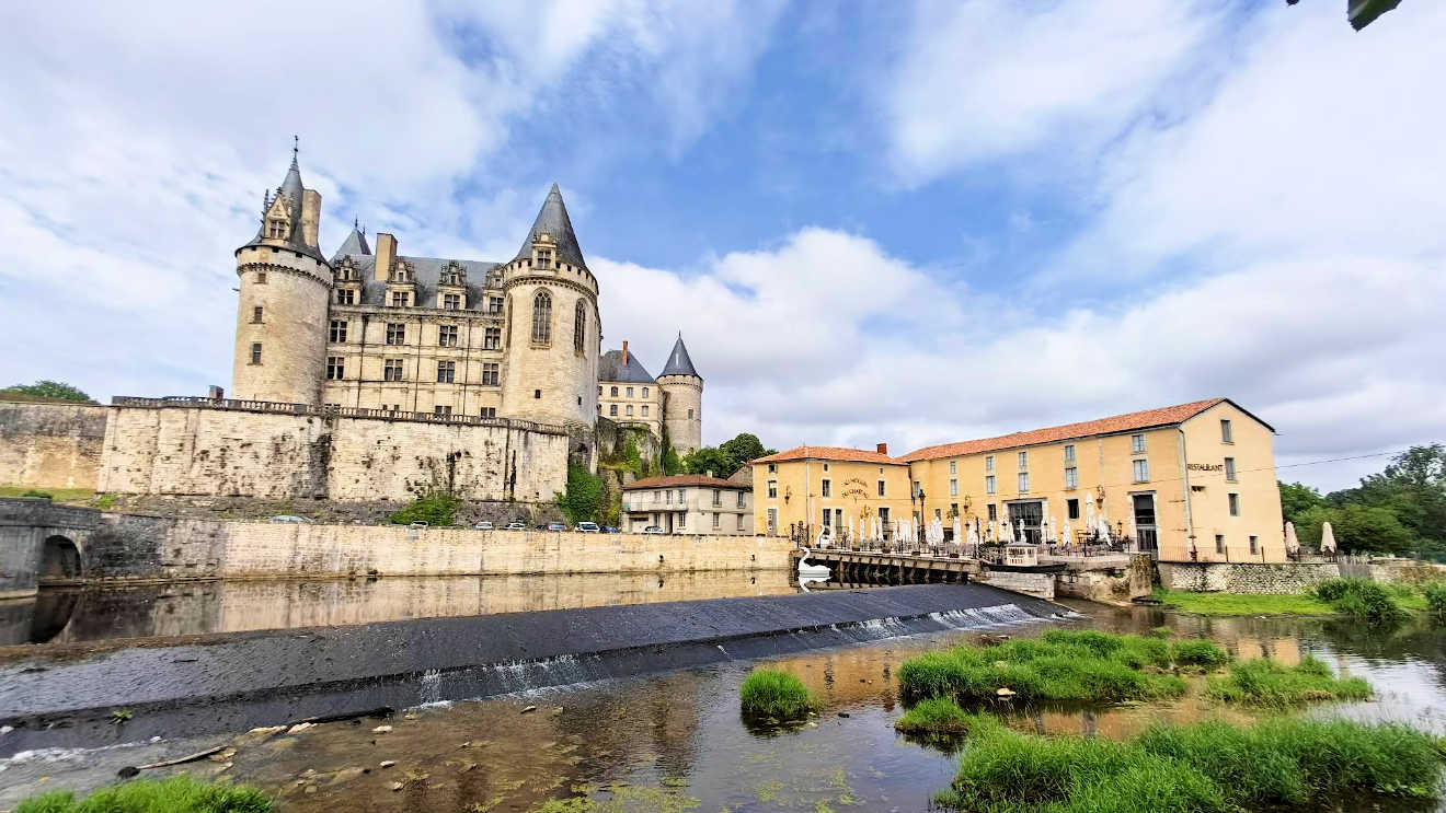 rochefoucauld chateau2