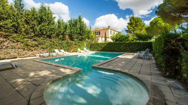 Long term let Roujan Nezignan long term house rentals France